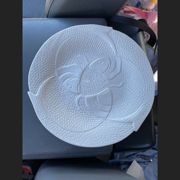 White Fish Plate - Triple Fish 10” - Picture 8 of 8
